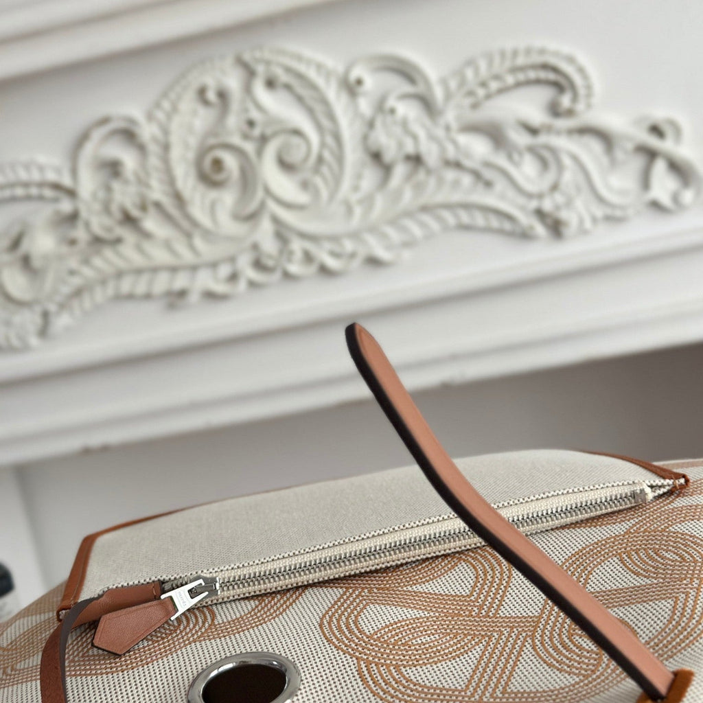 HERMES HERBAG ZIP 31 LAQUERED BAG IN OFF-WHITE MIX YELLOW H PLUME CANVAS