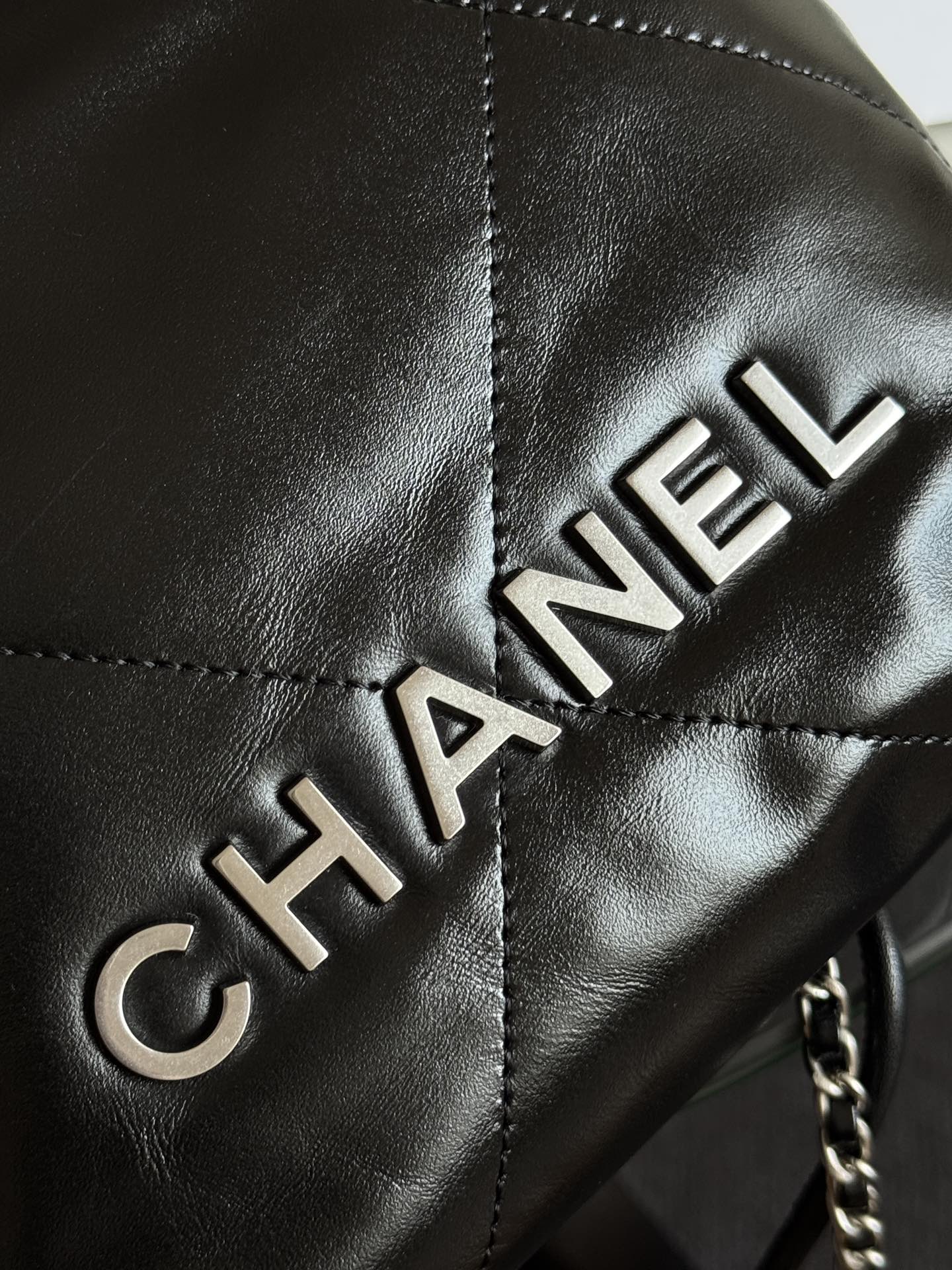 CHANEL MINI HOBO HANDBAG 20 IN BLACK CALFSKIN SILVER-TONE HARDWARE