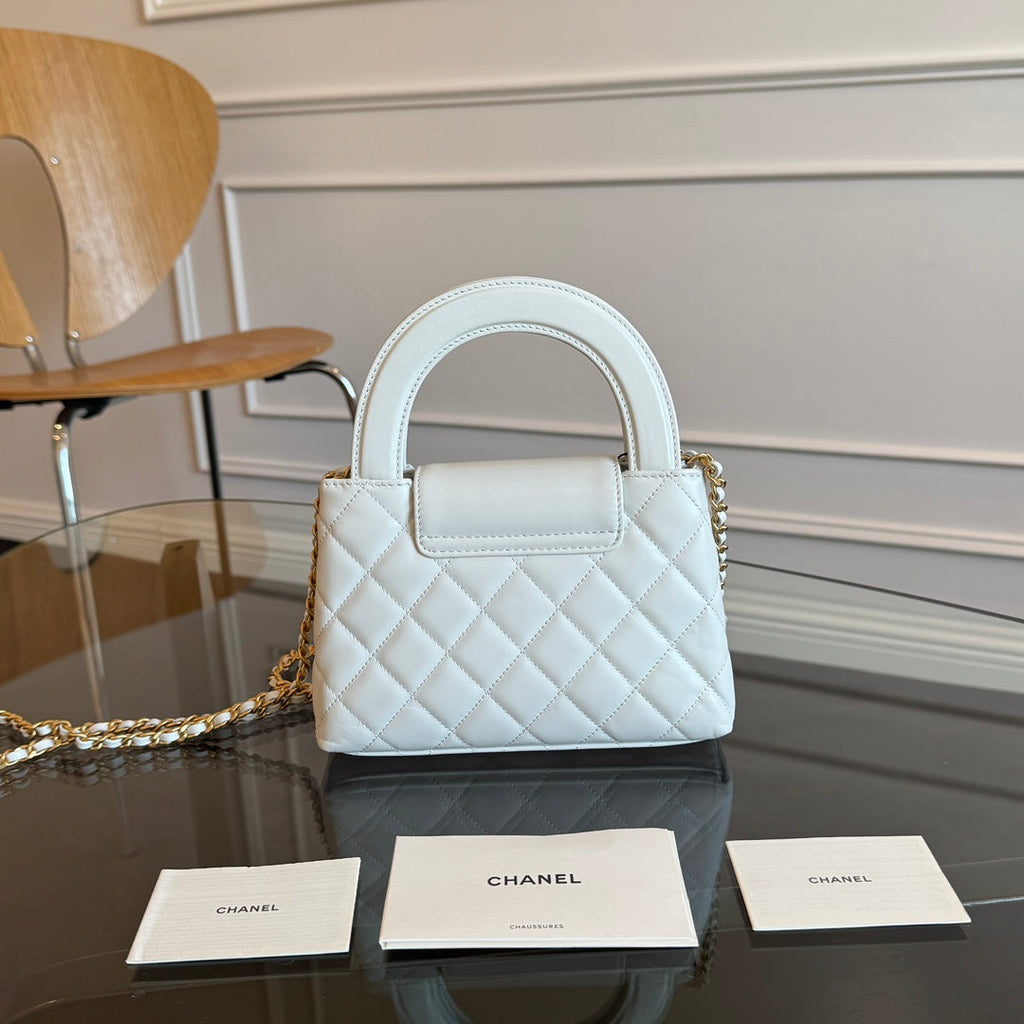 CHANEL KELLY SHOPPING BAG 19 IN WHITE CALFSKIN GOLD HARDWARE