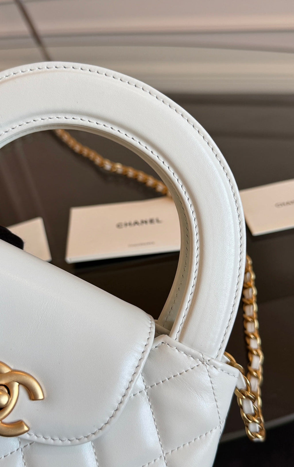 CHANEL KELLY SHOPPING BAG 19 IN WHITE CALFSKIN GOLD HARDWARE