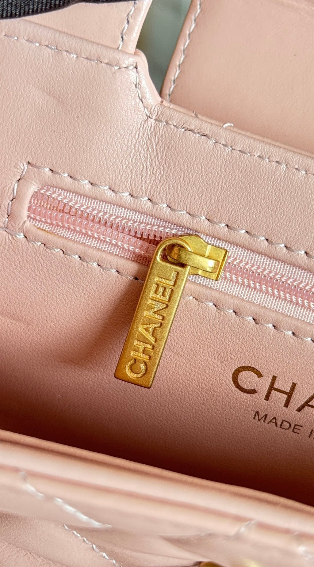 CHANEL KELLY SHOPPING BAG 19 IN LIGHT PINK CALFSKIN GOLD HARDWARE