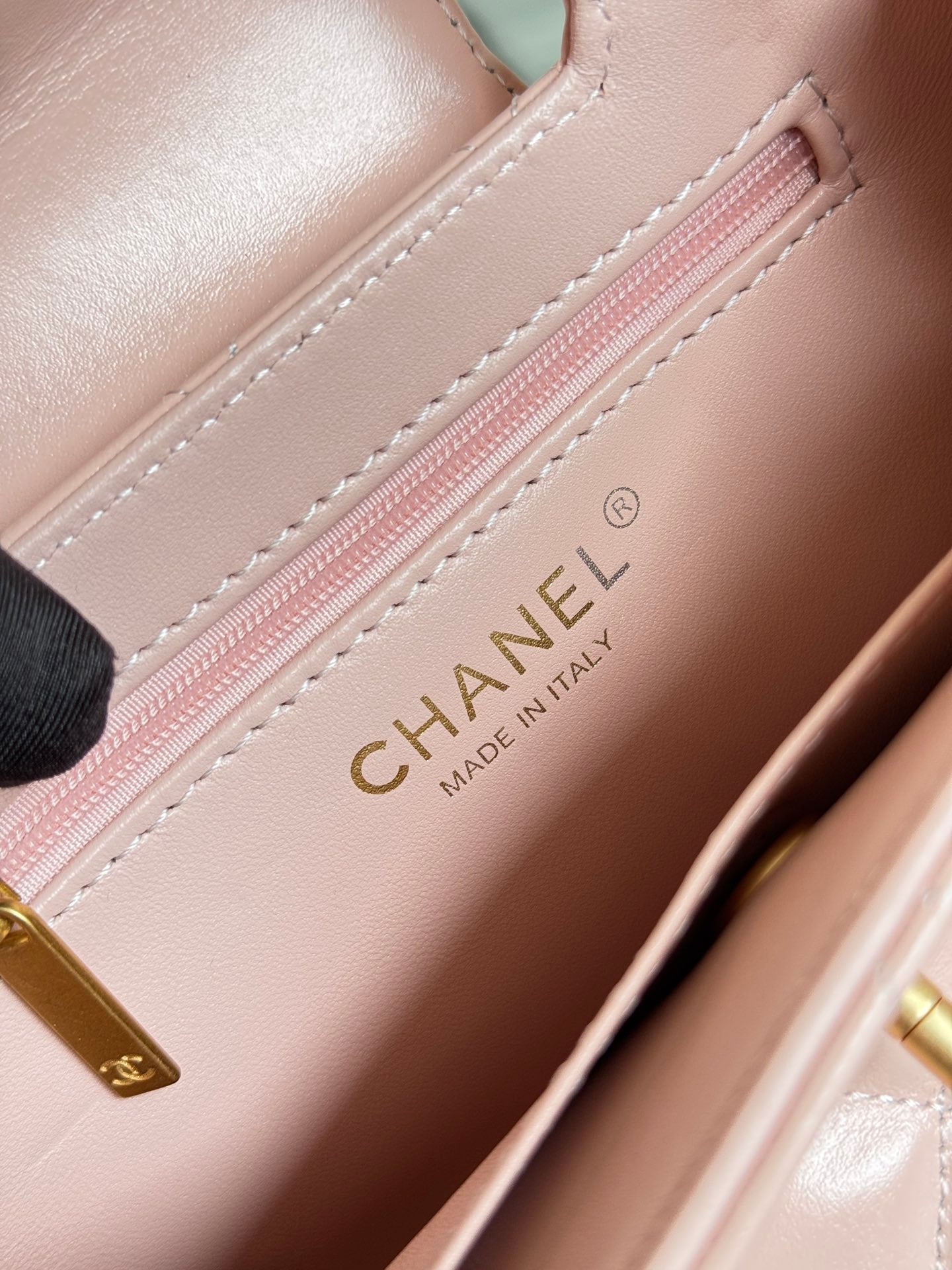 CHANEL KELLY SHOPPING BAG 19 IN LIGHT PINK CALFSKIN GOLD HARDWARE