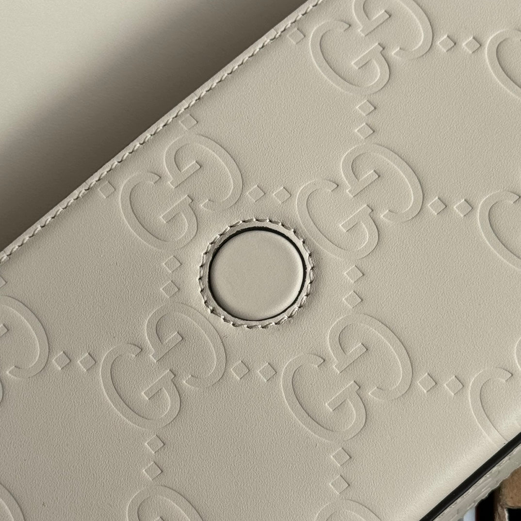 GUCCI SUPER MINI SHOULDER BAG 21 IN WHITE EMBOSSED CALFSKIN