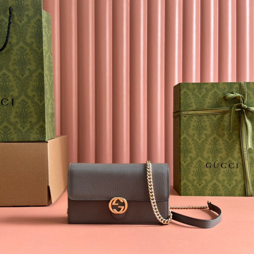 GUCCI INTERLOCKING WOC 20 IN GRAY GRAINY CALFSKIN GOLD HARDWARE