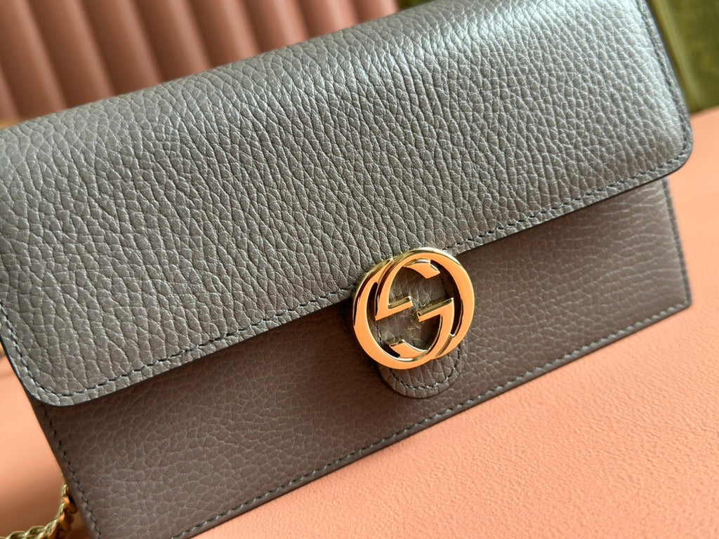 GUCCI INTERLOCKING WOC 20 IN GRAY GRAINY CALFSKIN GOLD HARDWARE