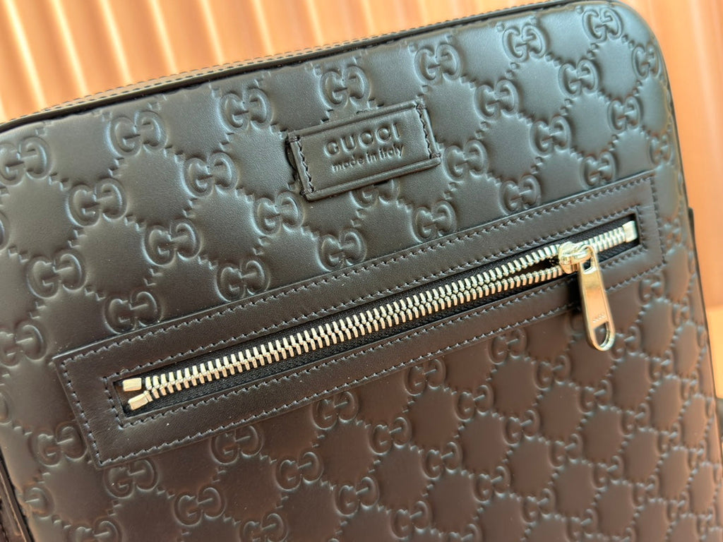 GUCCI SIGNATURE MESSENGER BAG 28 IN BLACK  CALFSKIN