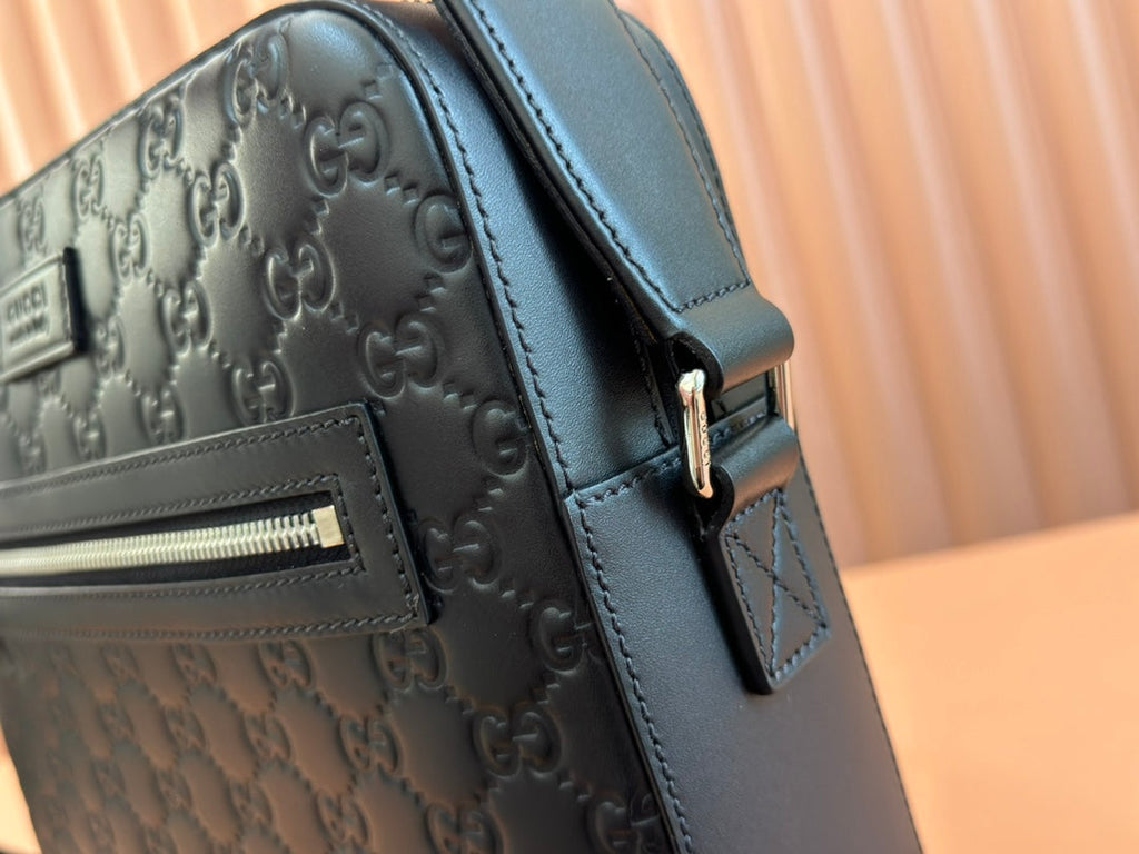 GUCCI SIGNATURE MESSENGER BAG 28 IN BLACK  CALFSKIN