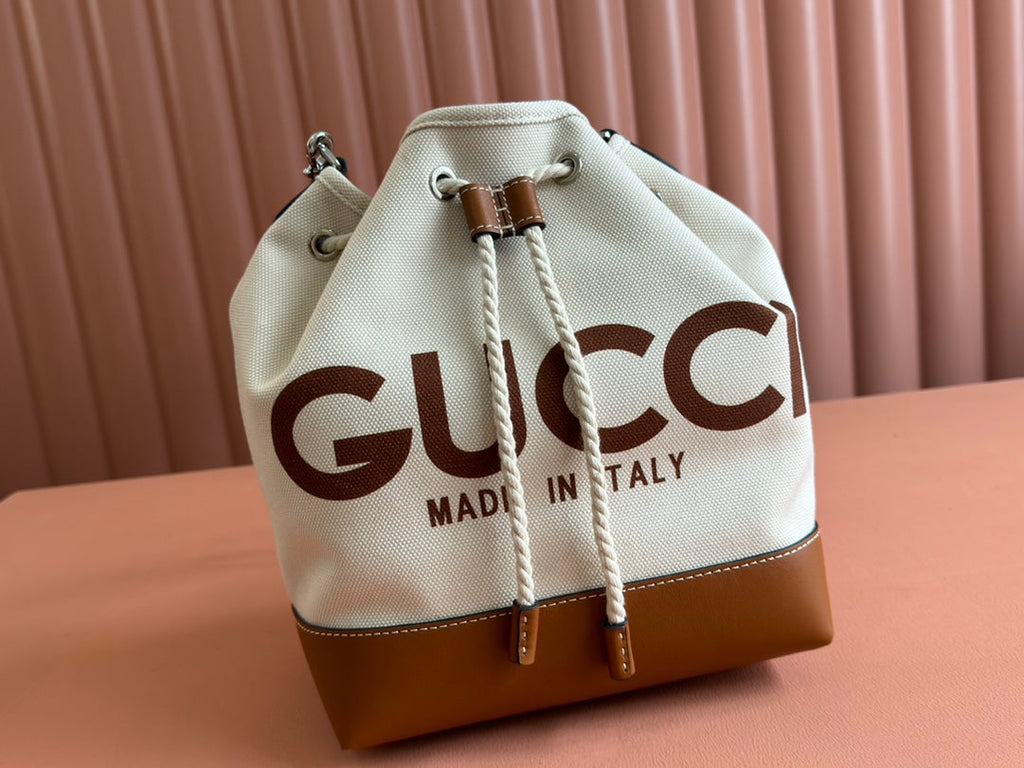 GUCCI DRAWSTRING SHOULDER BAG LOGO PRINT 31 IN WHITE CANVAS BROWN CALFSKIN