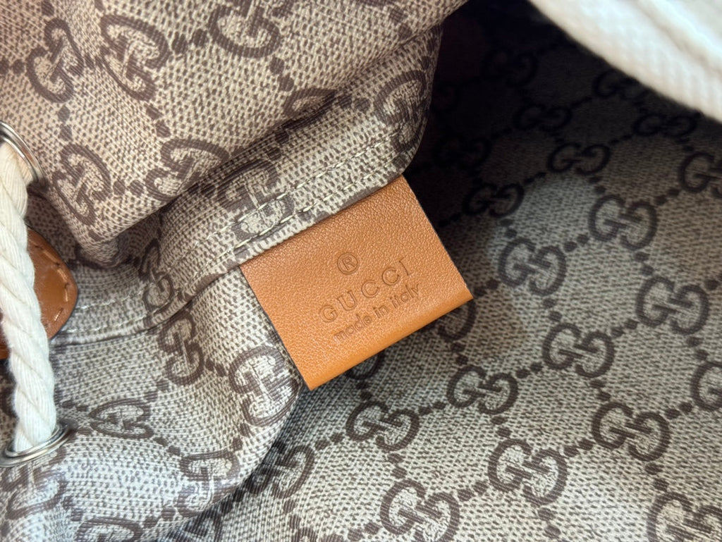 GUCCI DRAWSTRING SHOULDER BAG LOGO PRINT 31 IN WHITE CANVAS BROWN CALFSKIN