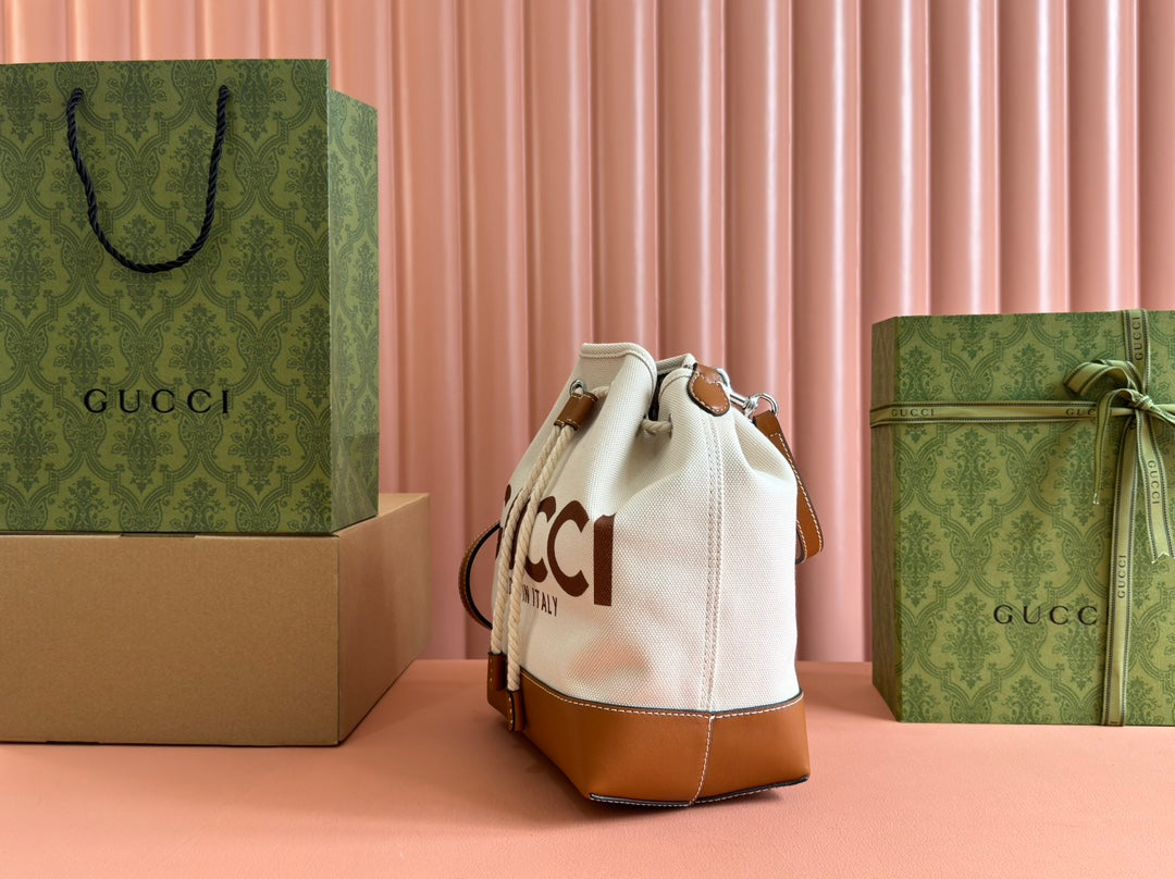 GUCCI DRAWSTRING SHOULDER BAG LOGO PRINT 31 IN WHITE CANVAS BROWN CALFSKIN