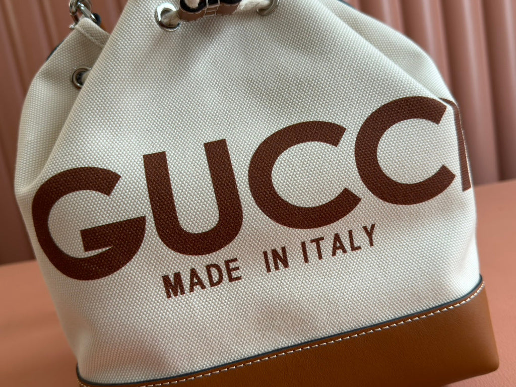 GUCCI DRAWSTRING SHOULDER BAG LOGO PRINT 31 IN WHITE CANVAS BROWN CALFSKIN