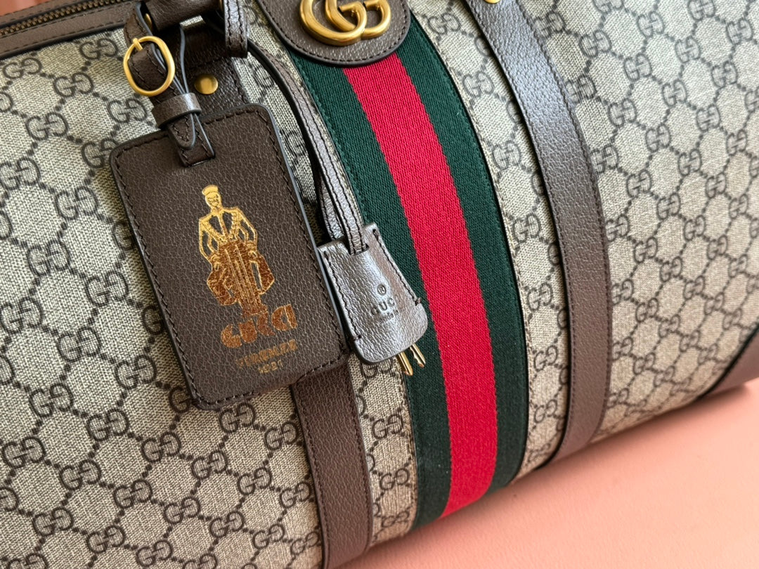 GUCCI SAVOY MEDIUM DUFFLE BAG 44 IN BEIGE AND EBONY  SUPREME CANVAS
