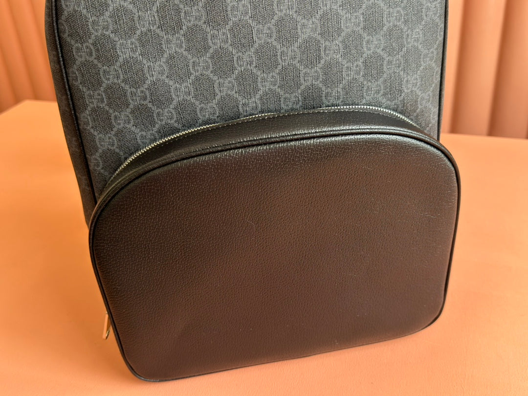 GUCCI MEDIUM  BACKPACK 40 IN DARK GREY AND BLACK CALFSKIN