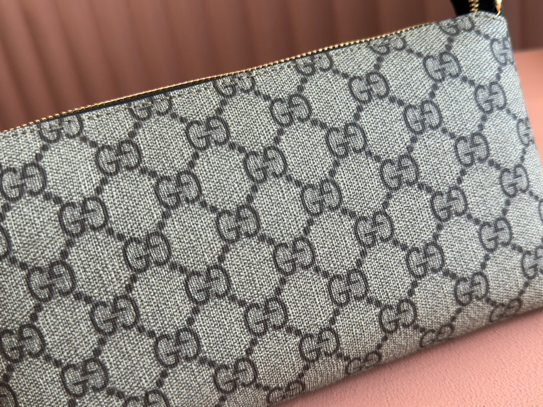 GUCCI RUBBER EFFECT SMALL WALLET ON CHAIN 22.5 IN BEIGE AND DARK BROWN  CALFSKIN