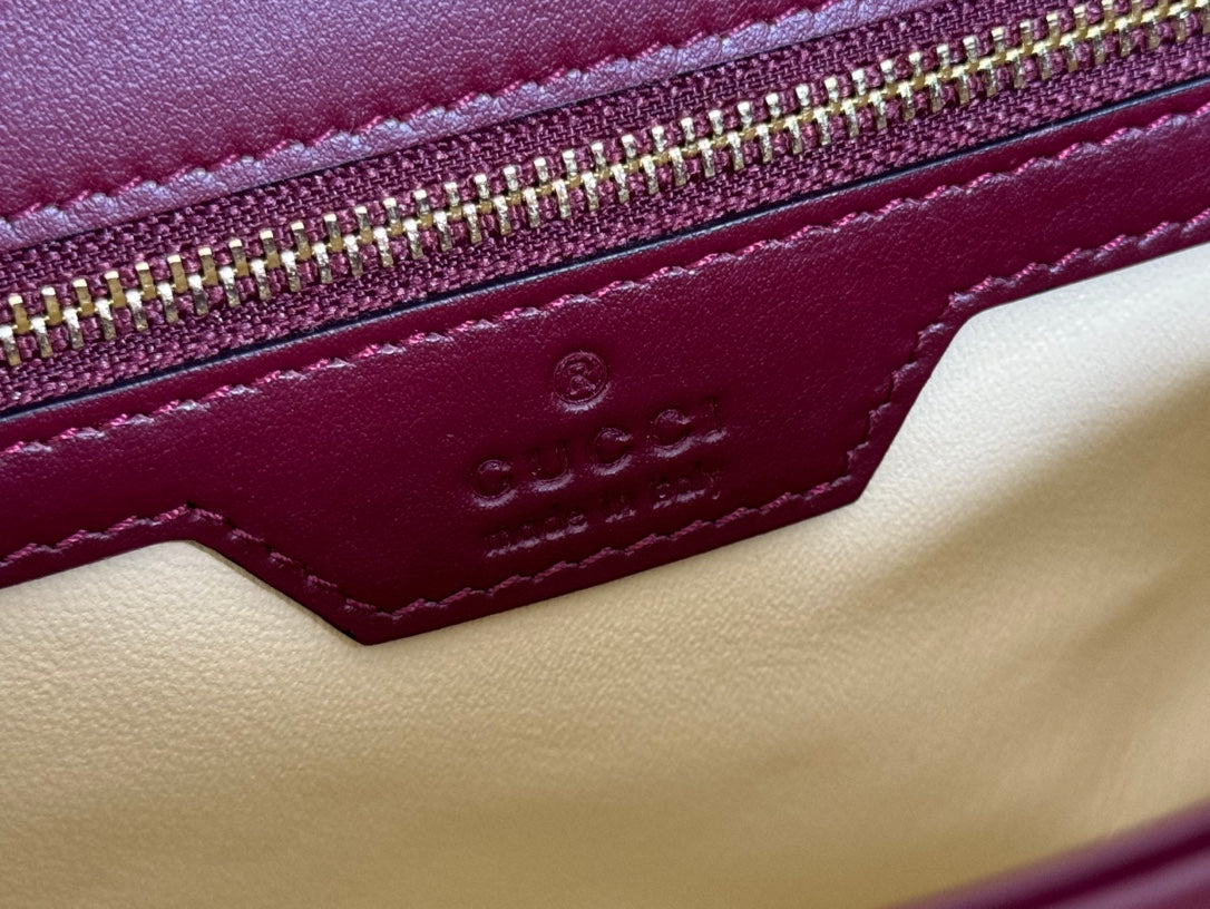 GUCCI MARMONT MEDIUM SHOUDER BAG 26 IN ROSSO ANCORA RED CALFSKIN