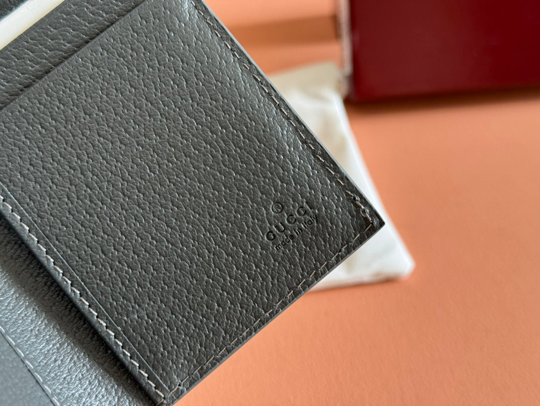 GUCCI INTERIOR  PASSPORT CASE 12 IN GREY CALFSKIN