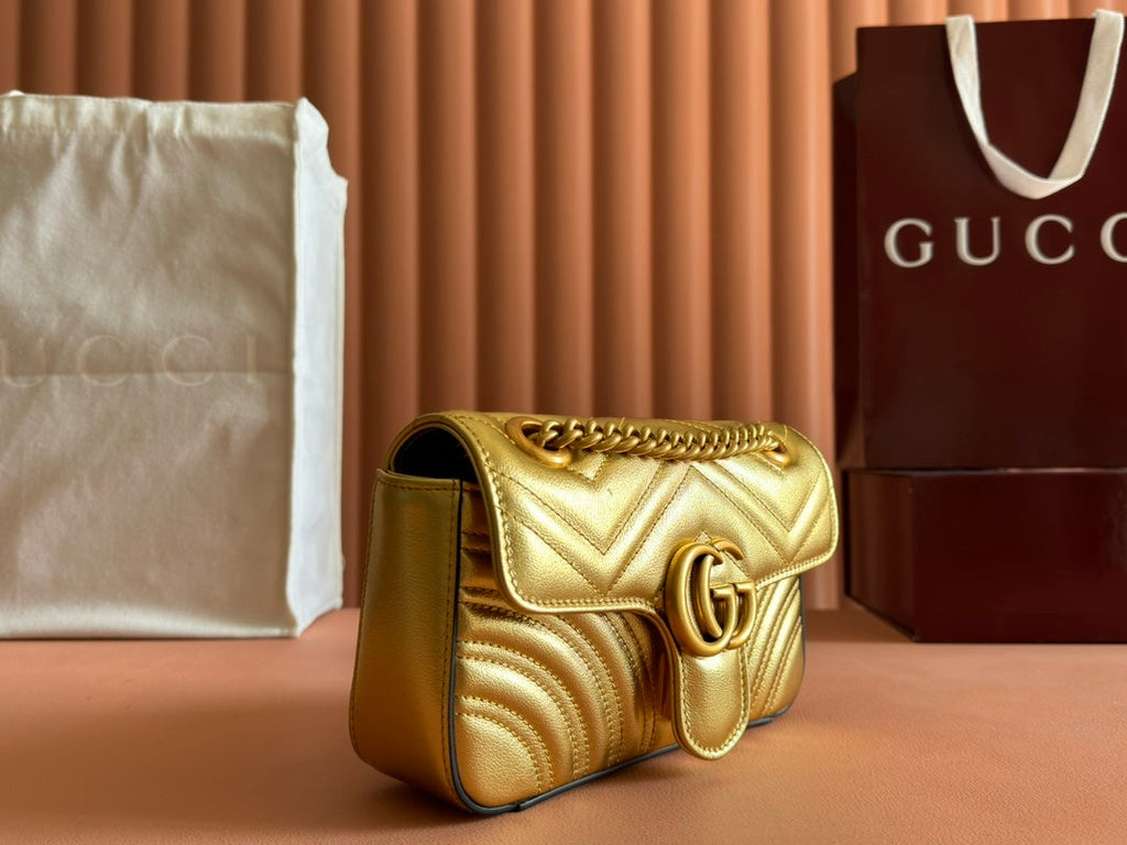 GUCCI MARMONT MEDIUM SHOUDER BAG 23 IN YELLOW GLOSSY CALFSKIN