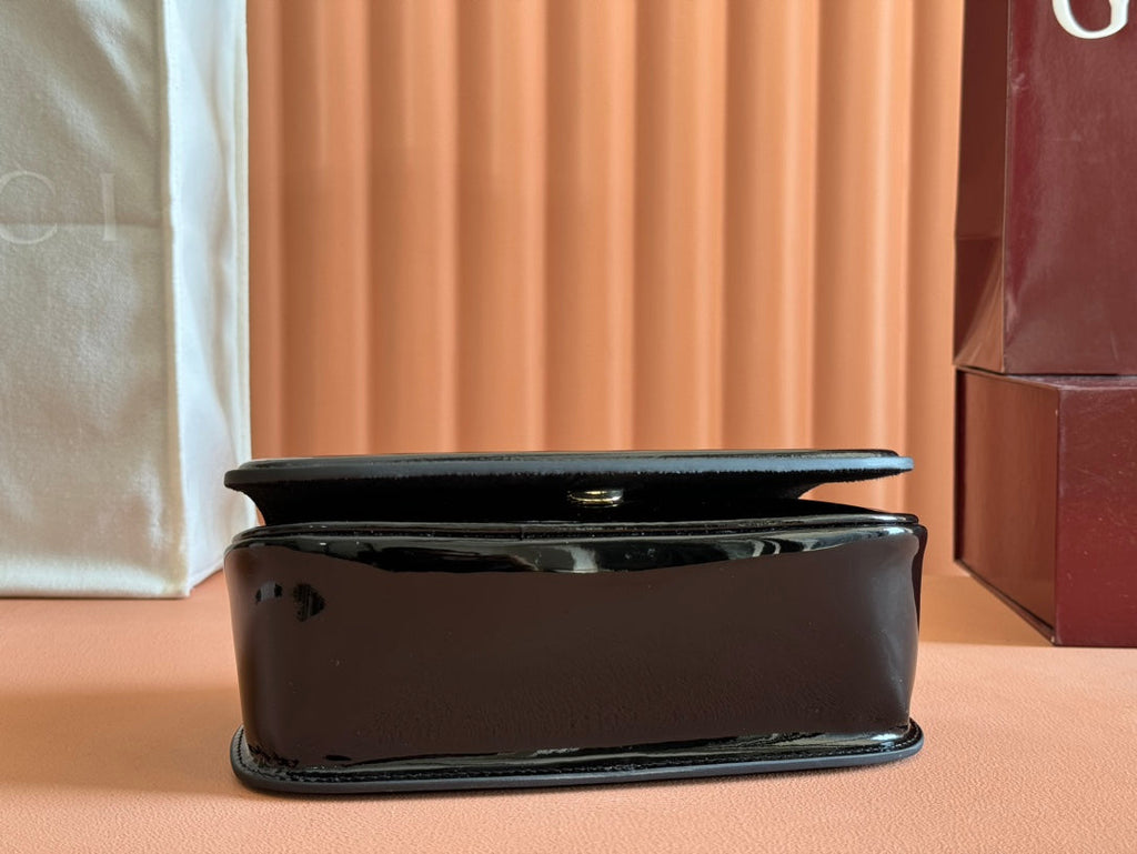 GUCCI SMALL BLONDIE SHOULDER BAG 21.5 IN BLACK PATENT CALFSKIN