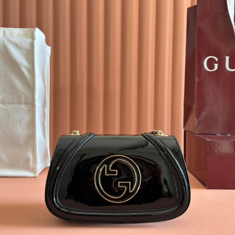 GUCCI SMALL BLONDIE SHOULDER BAG 21.5 IN BLACK PATENT CALFSKIN