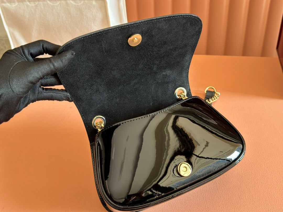 GUCCI SMALL BLONDIE SHOULDER BAG 21.5 IN BLACK PATENT CALFSKIN