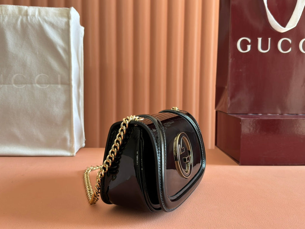 GUCCI SMALL BLONDIE SHOULDER BAG 21.5 IN BLACK PATENT CALFSKIN
