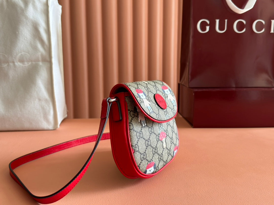GUCCI CHILDREN'S PRINTED  SHOULDER BAG IN BEIGE AND DARK BROWN  CANVAS RED TRIM