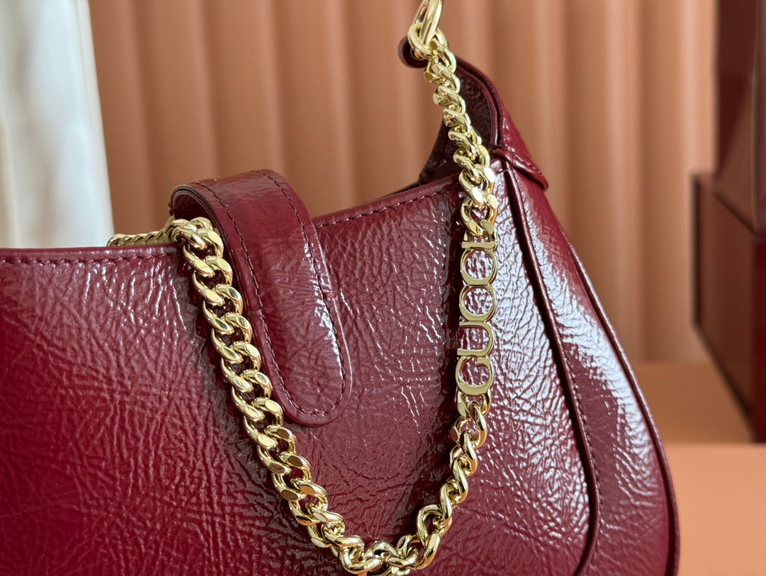 GUCCI JACKIE NOTTE MINI BAG 19 IN RED WINE CRACKED LACQUER CALFSKIN GOLD HARDWARE