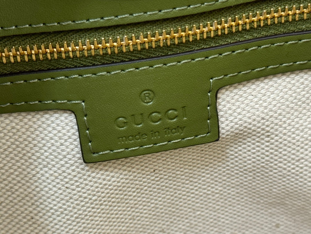GUCCI 73 MEDIUM BUCKET BAG 27.5 IN GREEN SMOOTH CALFSKIN