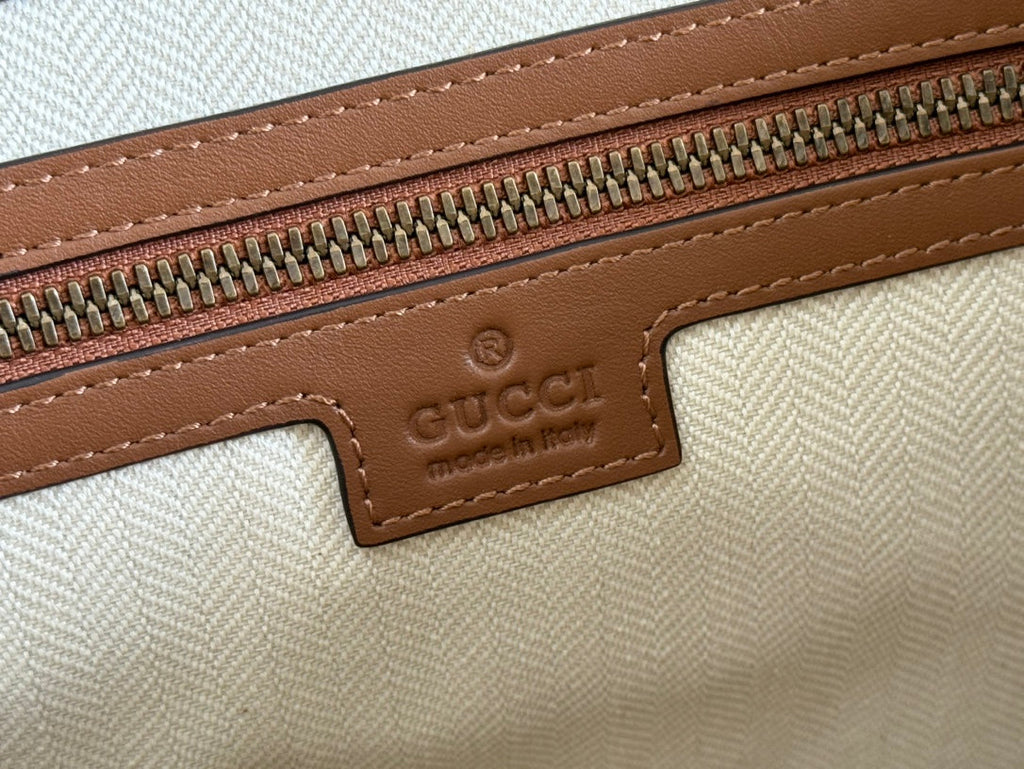 GUCCI MEDIUM EMBLEM CROSSBODY BAG 29 IN BROWN CALFSKIN