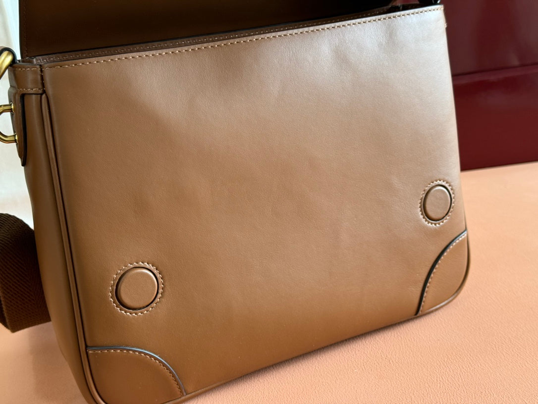 GUCCI MEDIUM EMBLEM CROSSBODY BAG 29 IN BROWN CALFSKIN