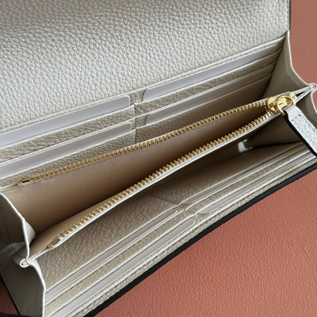 GUCCI SOFTBIT CONTINENTAL WALLET 19 IN WHITE GRAINY CALFSKIN GOLD HARDWARE
