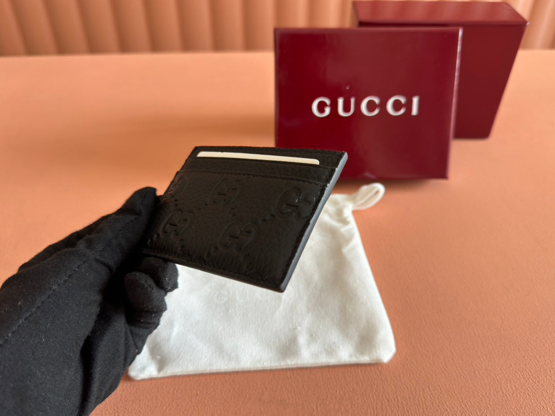 GUCCI EMBLEM CARD CASE 10 IN BLACK  GRAINY CALFSKIN