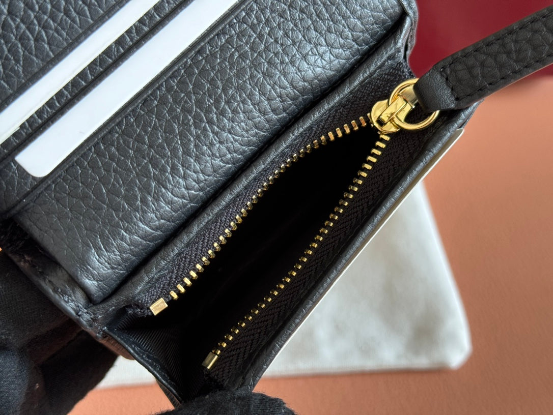 GUCCI EMBLEM MINI WALLET 11 IN BLACK  GRAINY CALFSKIN