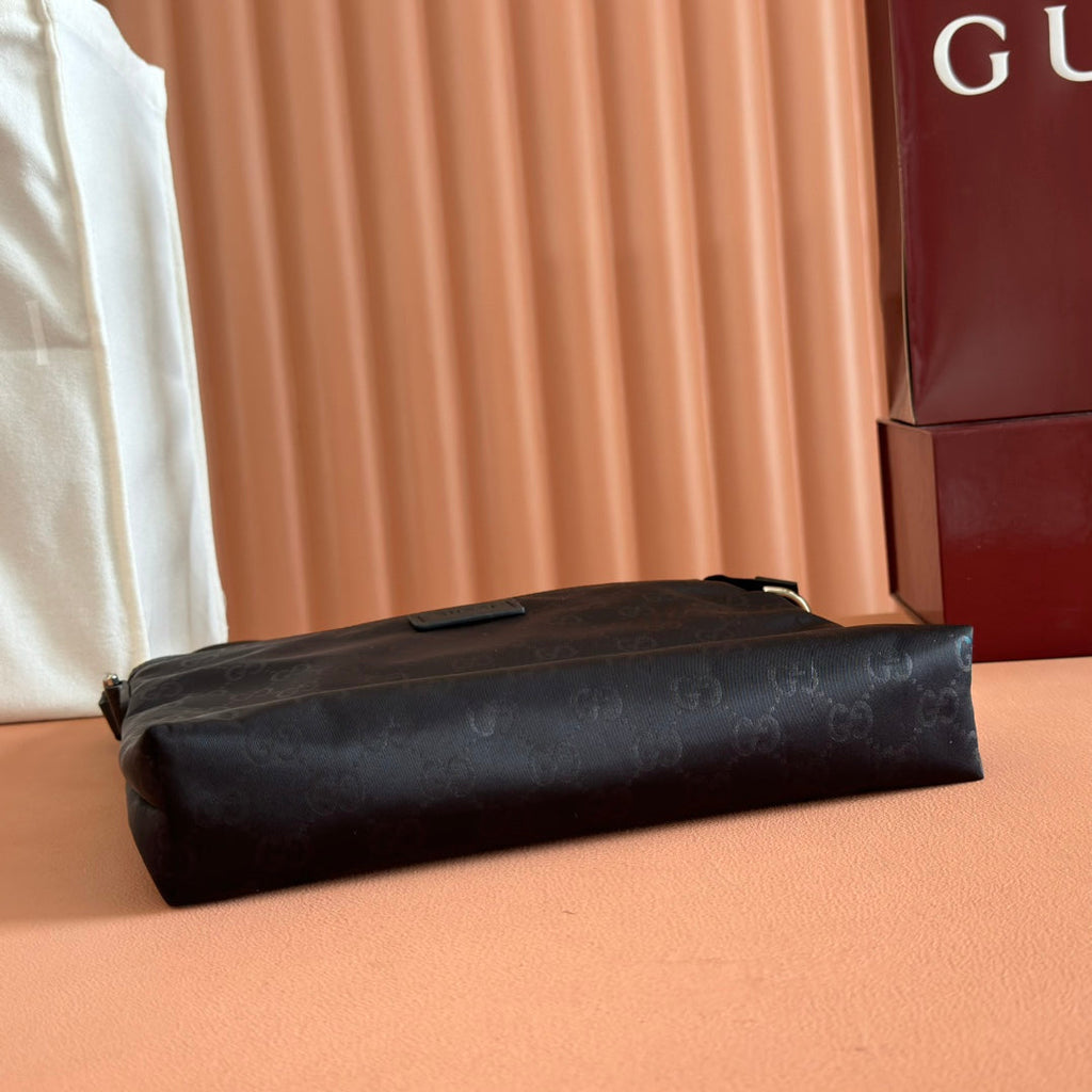 GUCCI MEDIUM CROSS MESSENGER BAG 29 IN BLACK FABRIC