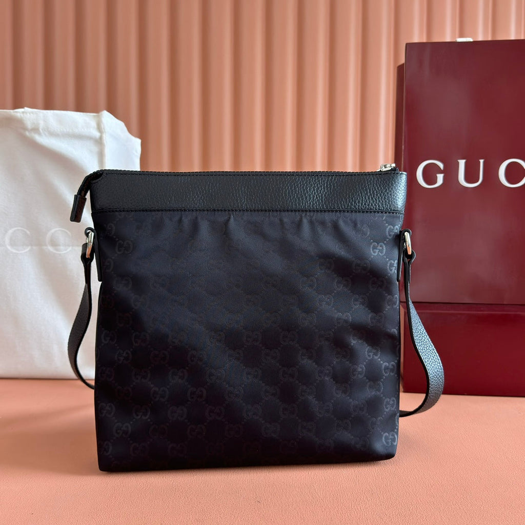 GUCCI MEDIUM CROSS MESSENGER BAG 29 IN BLACK FABRIC
