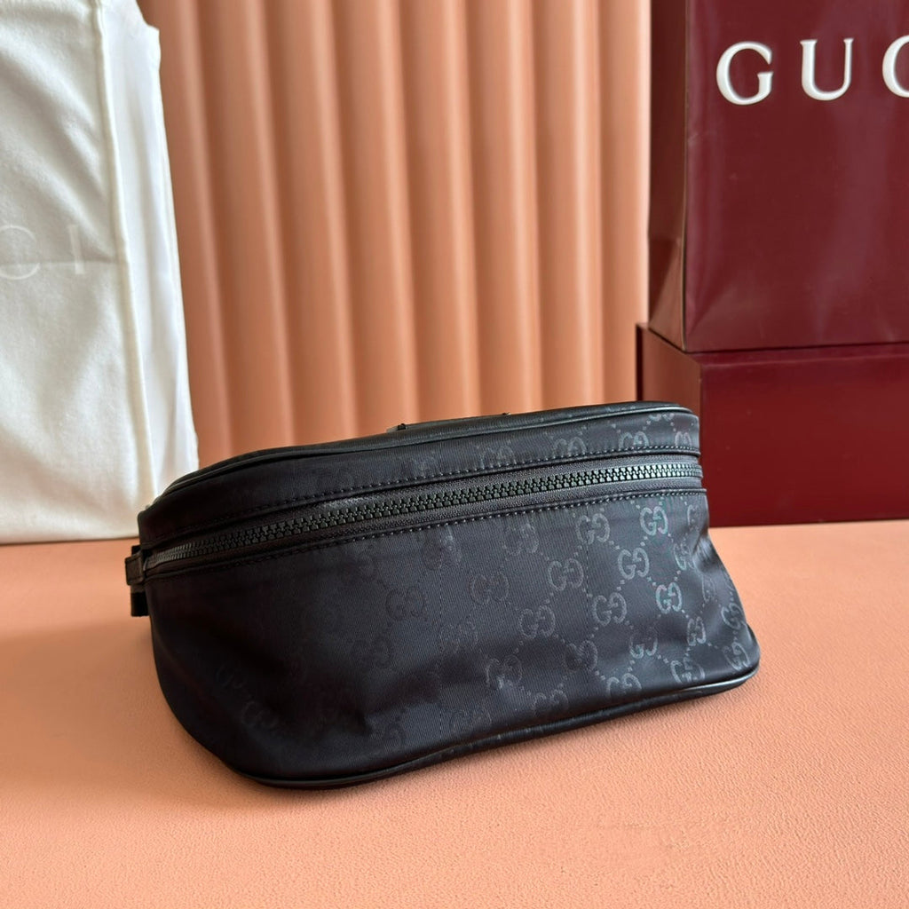 GUCCI BIKE BAG HIPACK 27 IN BLACK  FABRIC