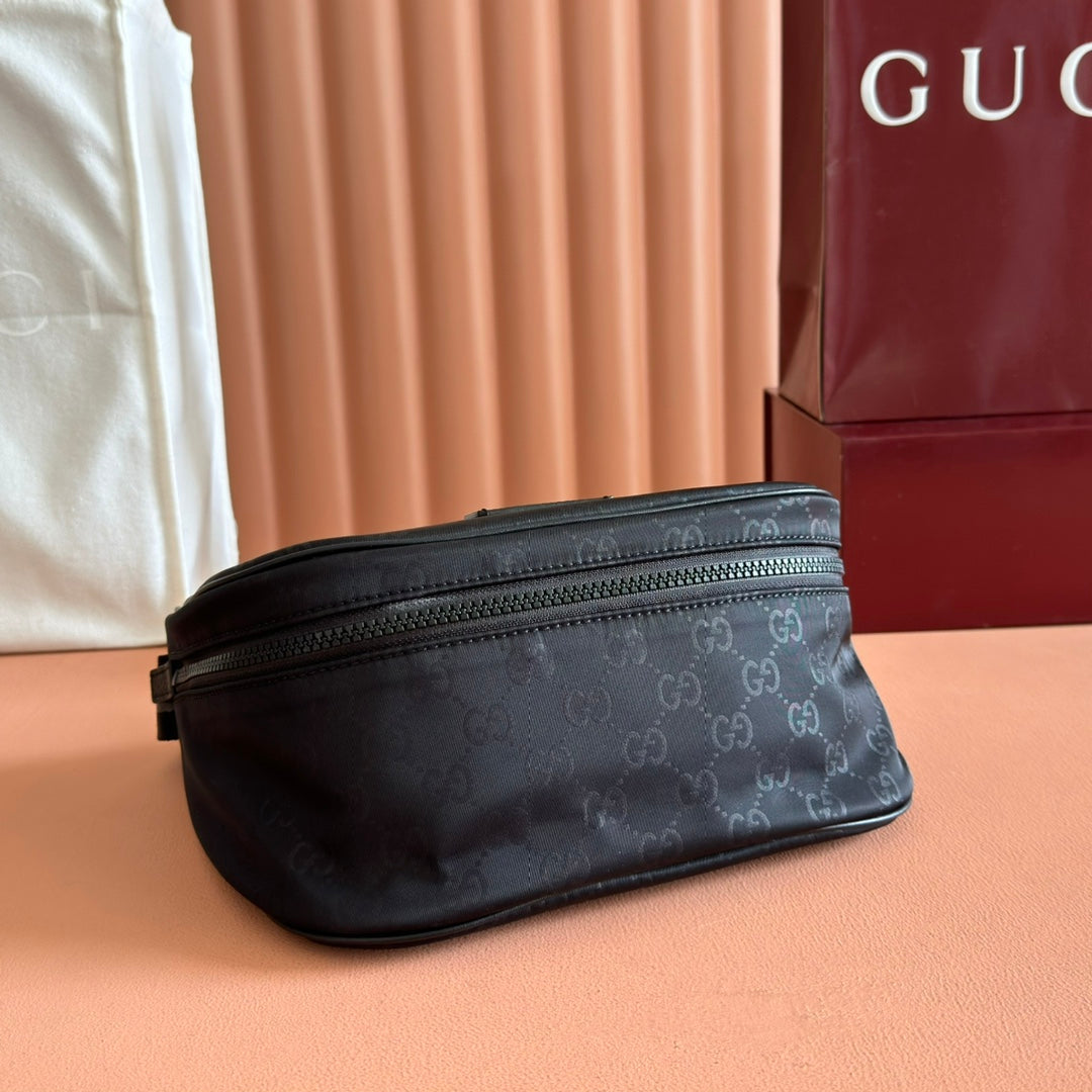 GUCCI BIKE BAG HIPACK 27 IN BLACK  FABRIC