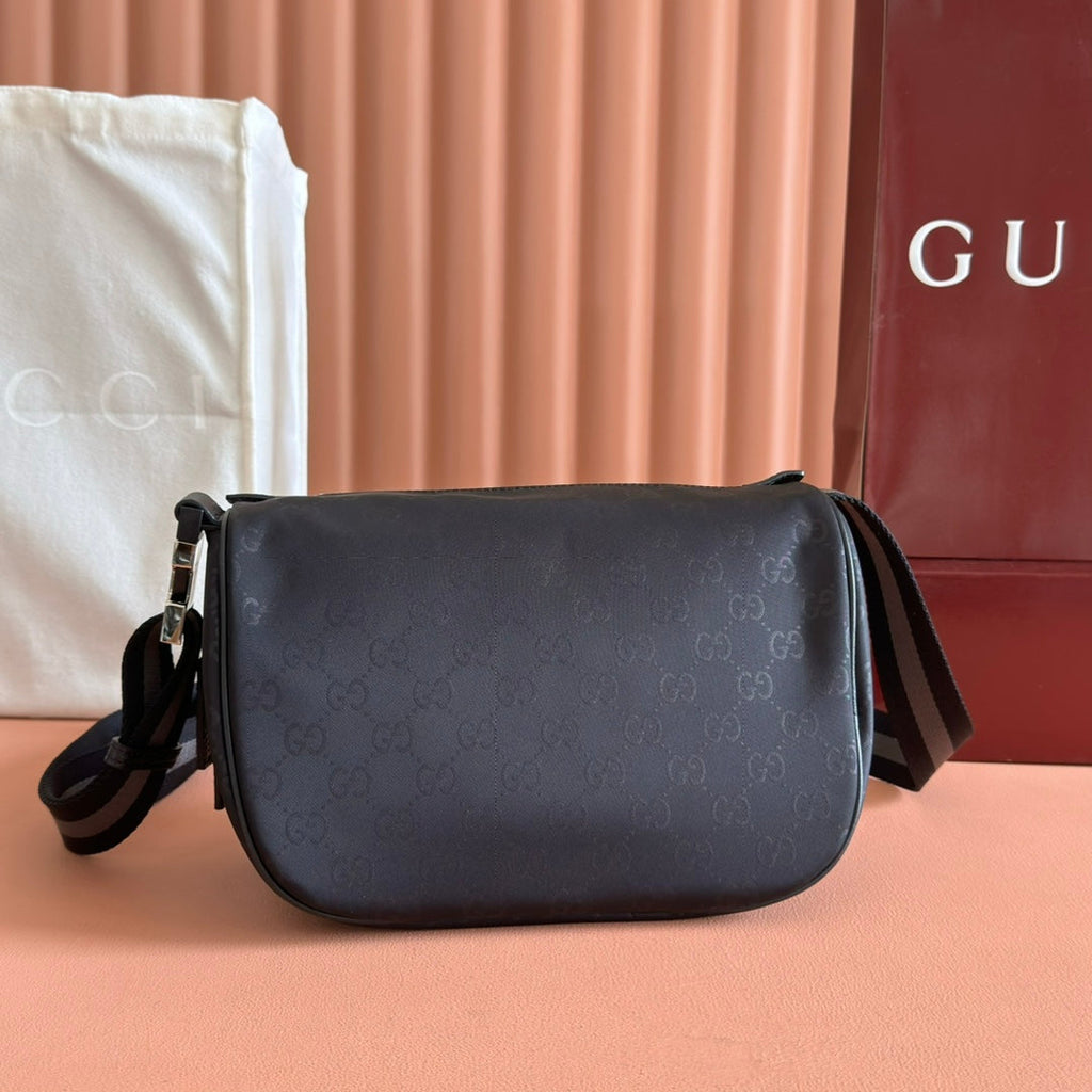 GUCCI BIKE BAG HIPACK 27 IN BLACK  FABRIC