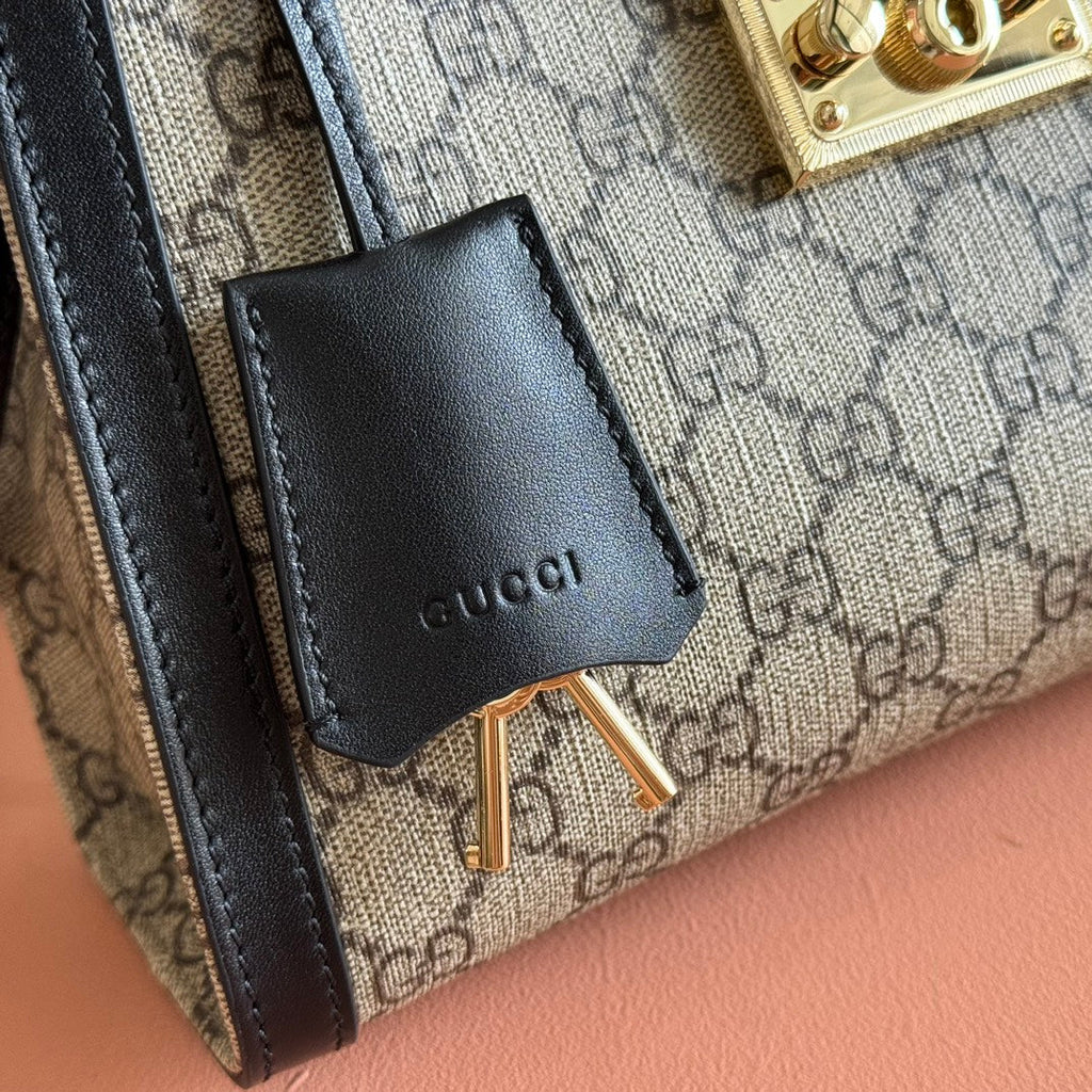GUCCI 26S PADLOCK TOP HANDLE BAG 25 IN DARK BEIGE AND BLACK CALFSKIN
