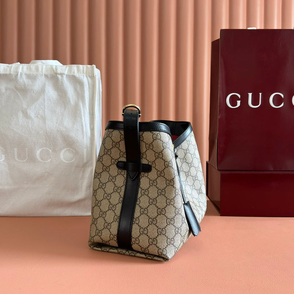 GUCCI 26S PADLOCK SHOULDER BAG 29 IN DARK BEIGE AND BLACK CALFSKIN
