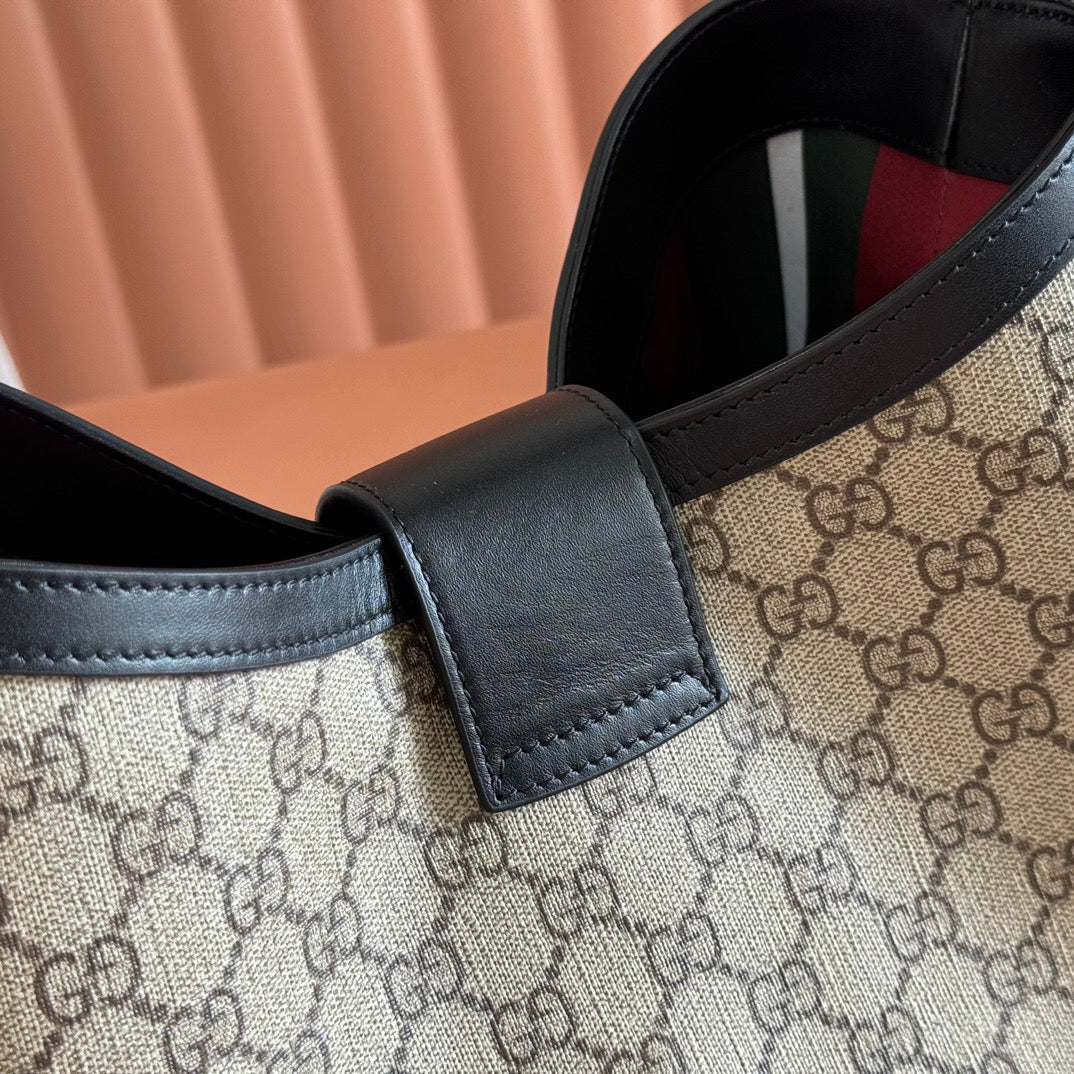 GUCCI 26S PADLOCK SHOULDER BAG 29 IN DARK BEIGE AND BLACK CALFSKIN