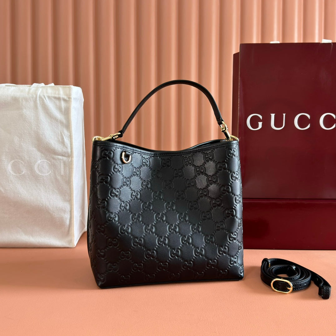 GUCCI 26S HAND BAG 25 IN BLACK CALFSKIN WITH MONOGRAM PATTERN