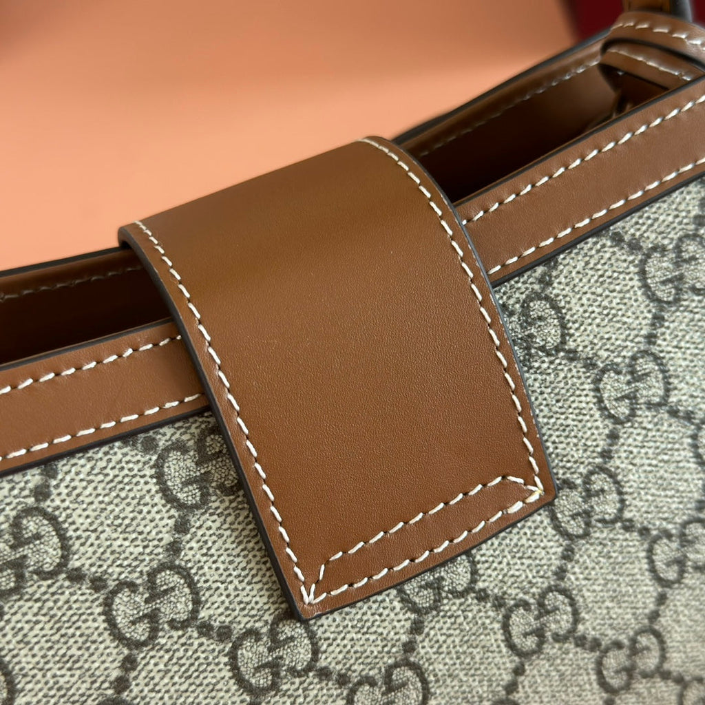 GUCCI 26S PADLOCK TOP HANDLE BAG 20 IN DARK BEIGE AND BROWN CALFSKIN