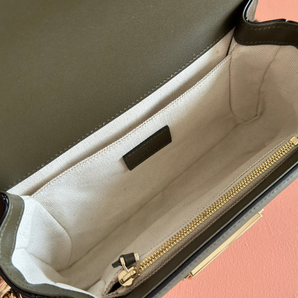 GUCCI 26S SHOULDER BAG 21 IN MOSS GREEN EMBOSSED SUEDE AND CALFSKIN
