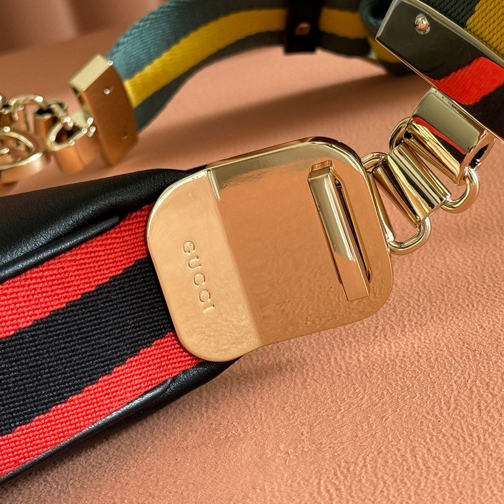 GUCCI 26S ATTACHE SHOULDER BAG 23 IN BLACK CALFSKIN