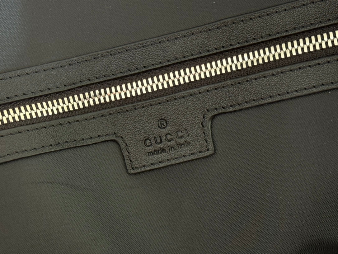 GUCCI 26S DUFFEL BAG 52 IN BLACK CANVAS