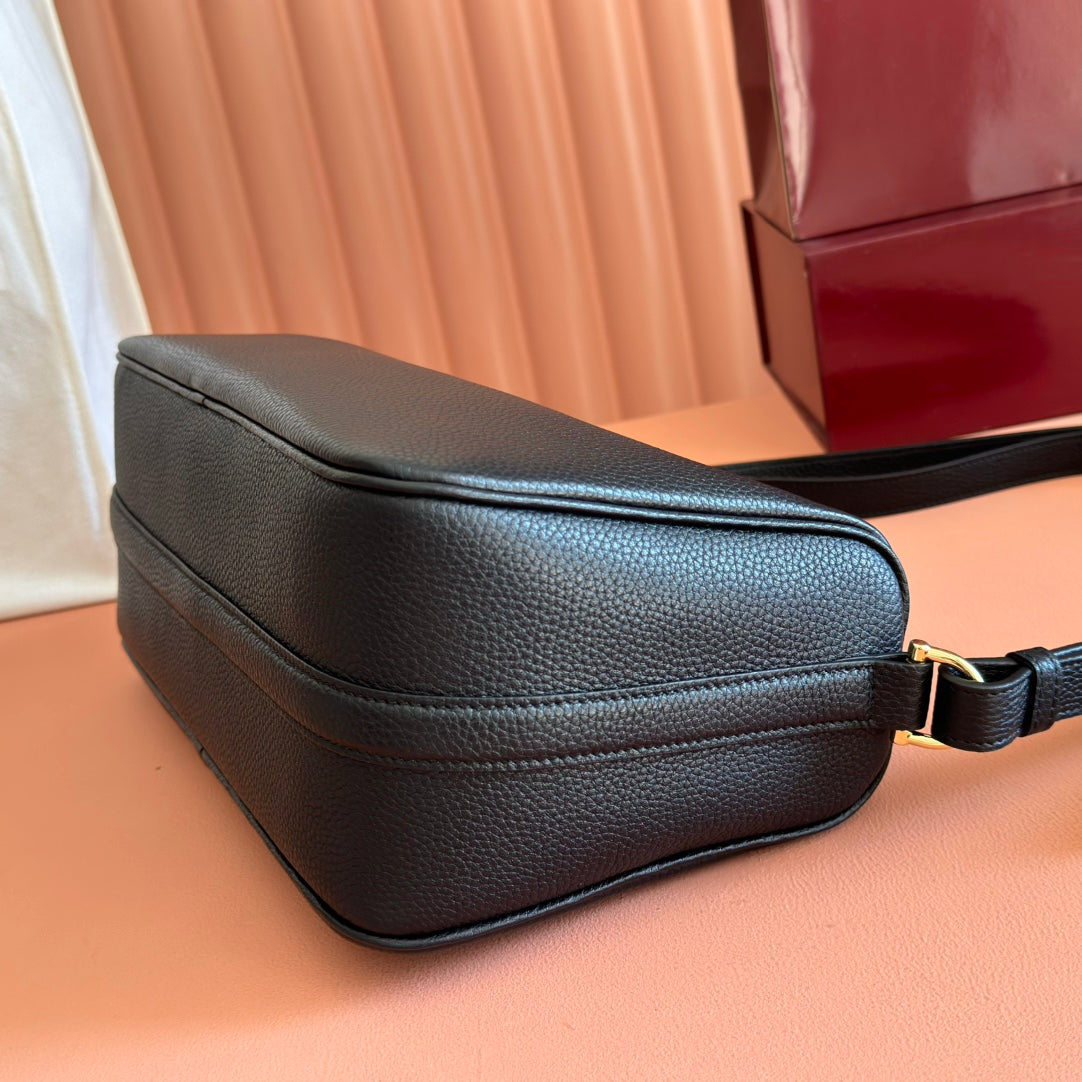 GUCCI 26S SHOULDER BAG 31 IN BLACK CALFSKIN