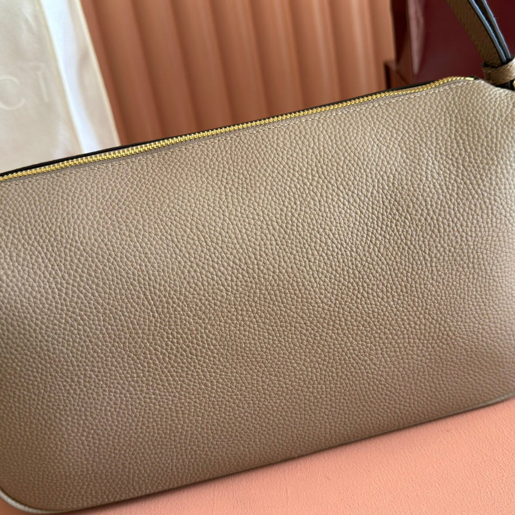 GUCCI 26S SHOULDER BAG 31 IN LIGHT EARTH BROWN CALFSKIN