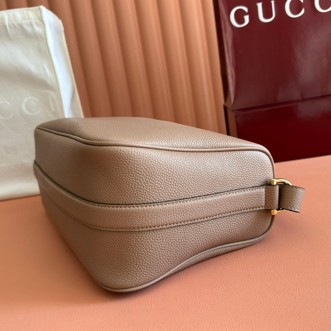 GUCCI 26S SHOULDER BAG 38 IN LIGHT BROWN CALFSKIN
