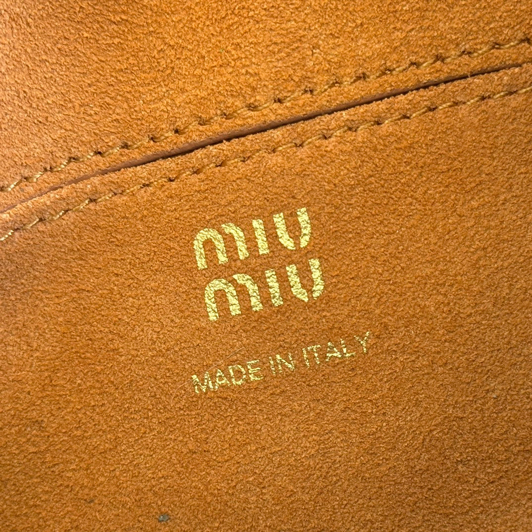 MIUMIU 26S POUCH BAG 18 IN BLACK CALFSKIN GOLD HARDWARE